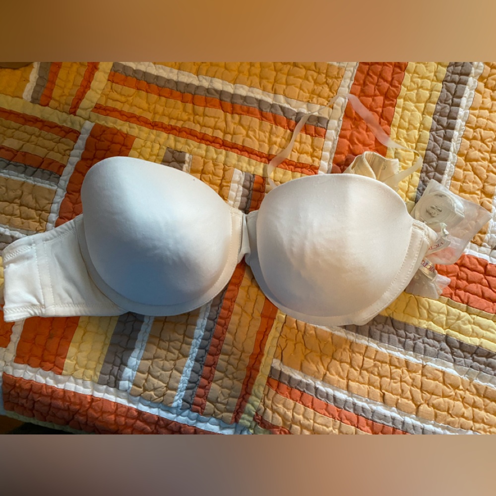 Bra - Picture 1 of 3